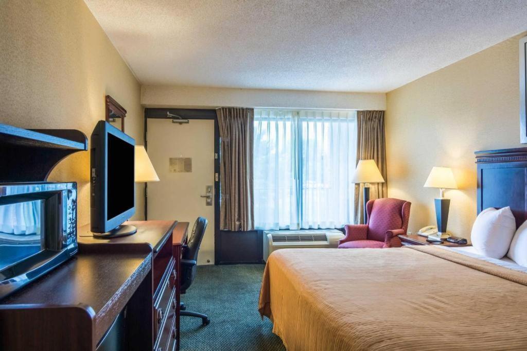 Quality Inn Manassas Exterior photo