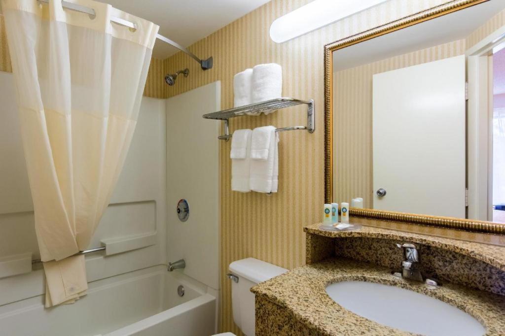 Quality Inn Manassas Exterior photo